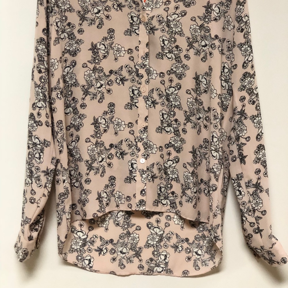 Pretty Floral Button Down Top - Picture 2 of 8
